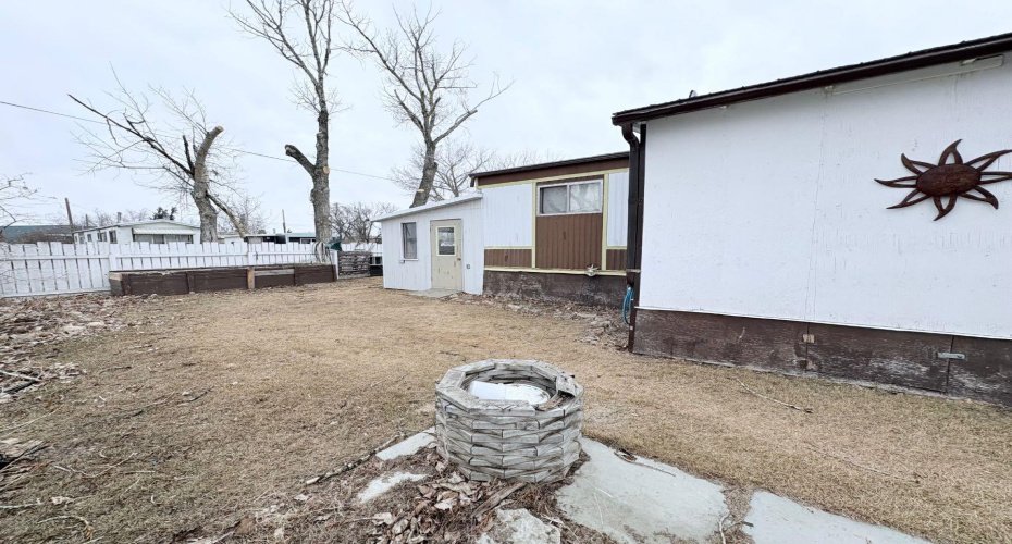 #4 1 Street, Oyen, Alberta T0J2J0, 2 Bedrooms Bedrooms, ,1 BathroomBathrooms,Mobile,For Sale,1,A2296430