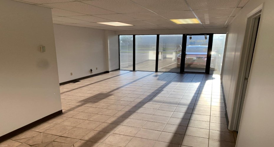 9515 113 Street, Grande Prairie, Alberta T8V 5L2, ,Commercial,For Lease,Libin Building,113,A2296445