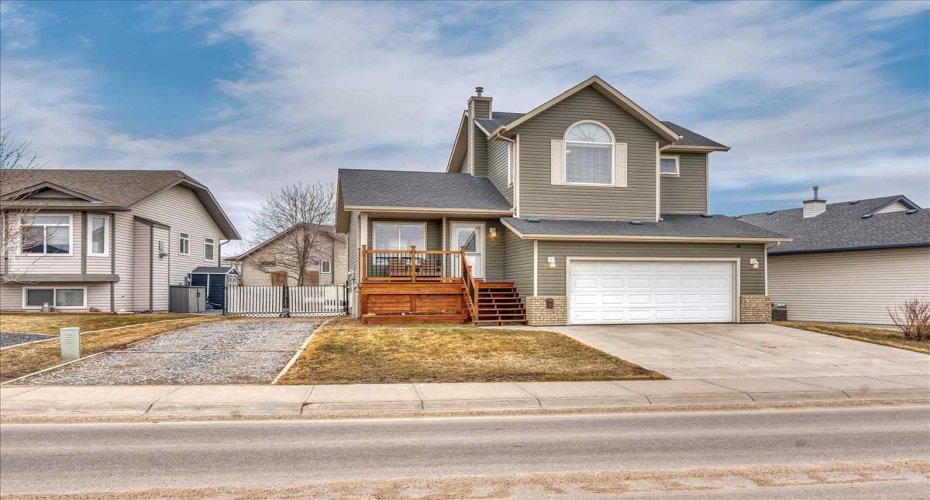 90 Parklane Drive, Strathmore, Alberta T1P 1R2, 3 Bedrooms Bedrooms, ,3 BathroomsBathrooms,Residential,For Sale,Parklane,A2296466