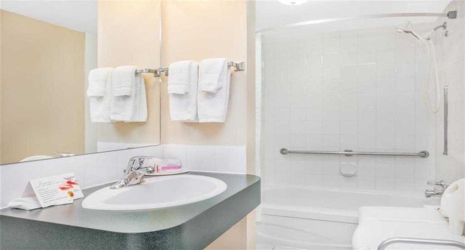 5720 44 Avenue, Stettler, Alberta T0C 2L0, ,Commercial,For Sale,44,A2296471