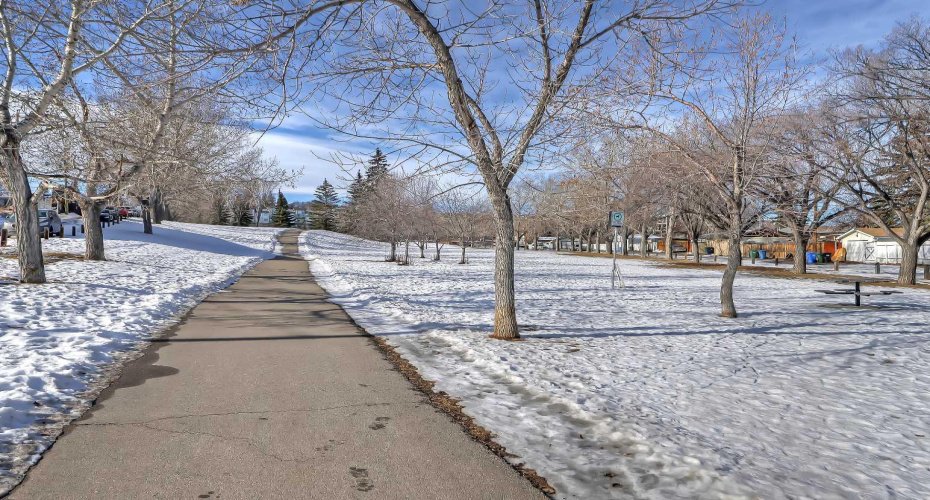 4320 Centre A Street, Calgary, Alberta T2E 3B1, 4 Bedrooms Bedrooms, ,4 BathroomsBathrooms,Residential,For Sale,Centre A,A2295816