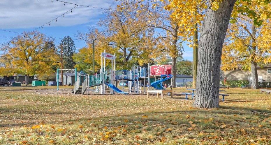 4320 Centre A Street, Calgary, Alberta T2E 3B1, 4 Bedrooms Bedrooms, ,4 BathroomsBathrooms,Residential,For Sale,Centre A,A2295816