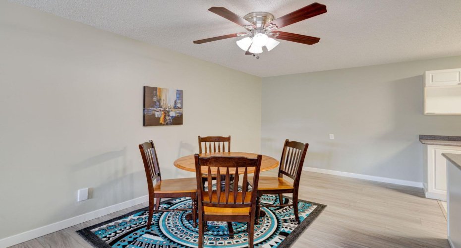 659 4 Avenue, Calgary, Alberta T2E 0J9, 2 Bedrooms Bedrooms, ,1 BathroomBathrooms,Residential,For Sale,4,A2295821