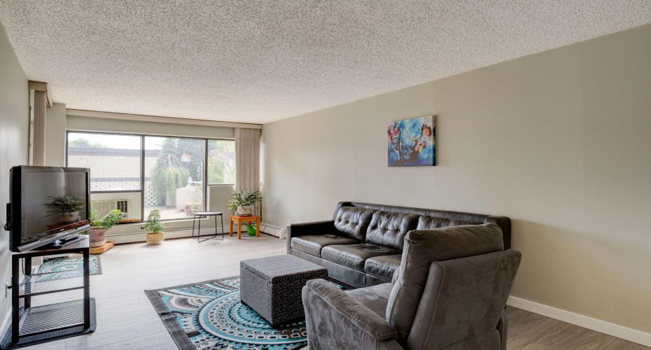 659 4 Avenue, Calgary, Alberta T2E 0J9, 2 Bedrooms Bedrooms, ,1 BathroomBathrooms,Residential,For Sale,4,A2295821