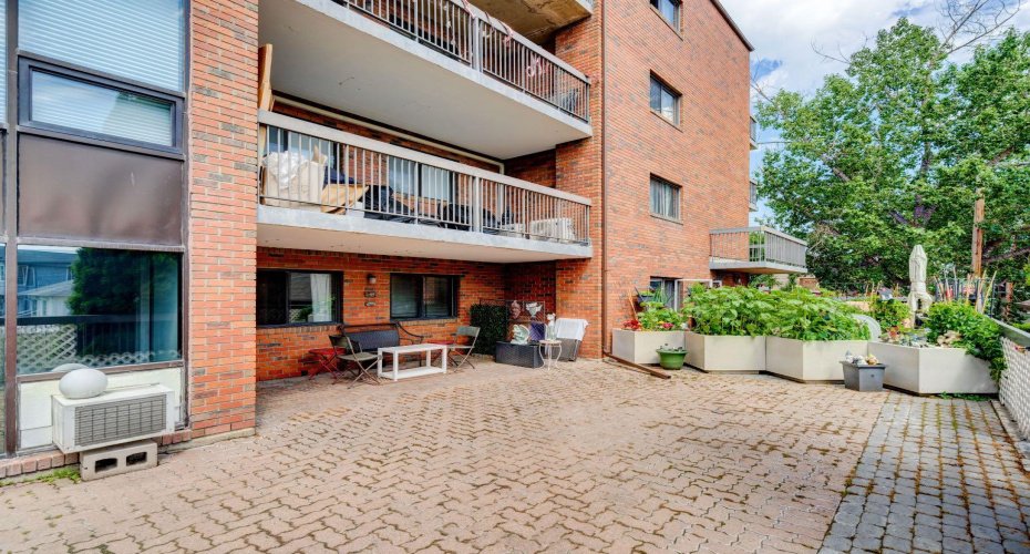 659 4 Avenue, Calgary, Alberta T2E 0J9, 2 Bedrooms Bedrooms, ,1 BathroomBathrooms,Residential,For Sale,4,A2295821