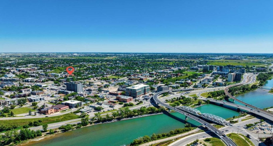 Easy access to the river and walking paths