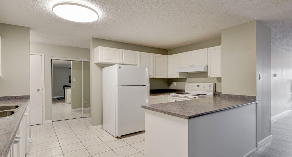 659 4 Avenue, Calgary, Alberta T2E 0J9, 2 Bedrooms Bedrooms, ,1 BathroomBathrooms,Residential,For Sale,4,A2295821