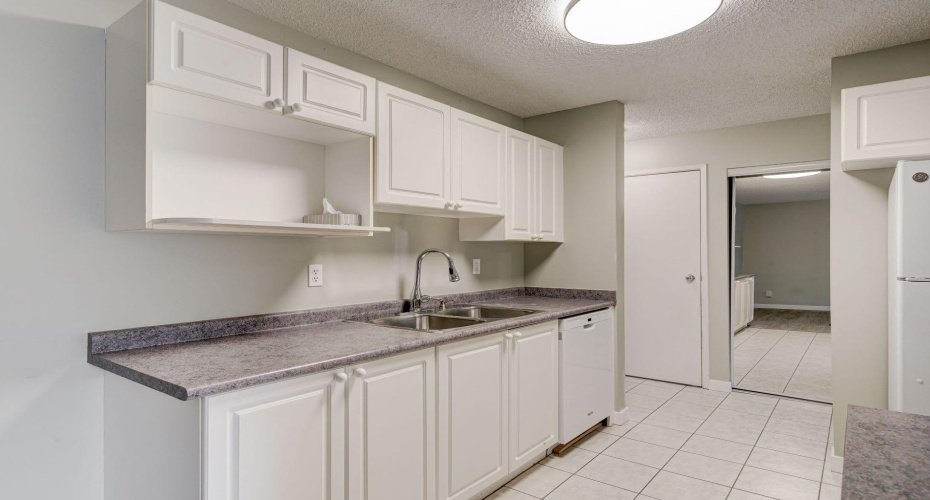 Walkthrough kitchen