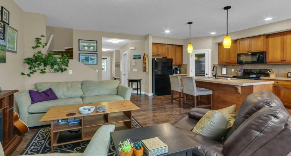 413 River Avenue, Cochrane, Alberta T4C 0P1, 3 Bedrooms Bedrooms, ,4 BathroomsBathrooms,Residential,For Sale,River,A2295898