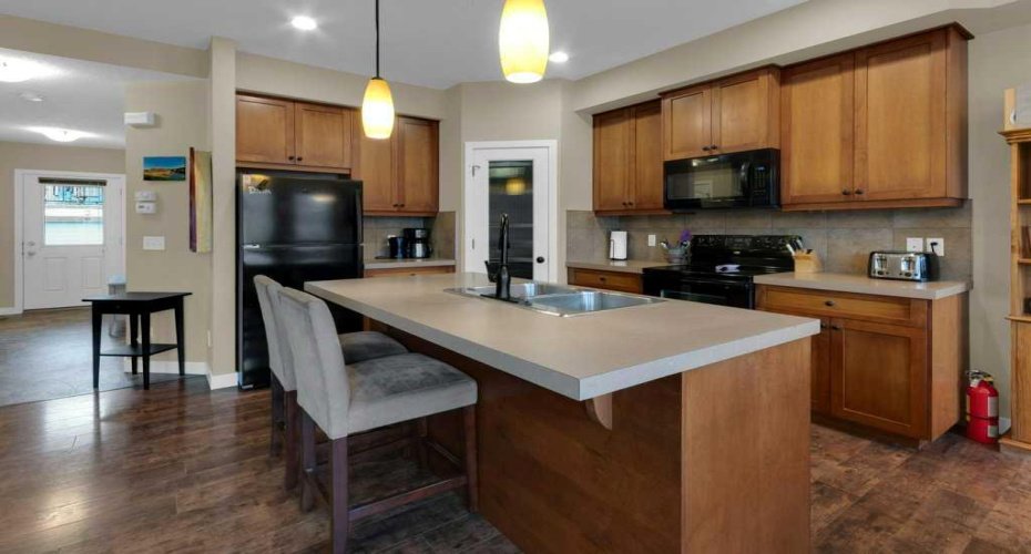 413 River Avenue, Cochrane, Alberta T4C 0P1, 3 Bedrooms Bedrooms, ,4 BathroomsBathrooms,Residential,For Sale,River,A2295898