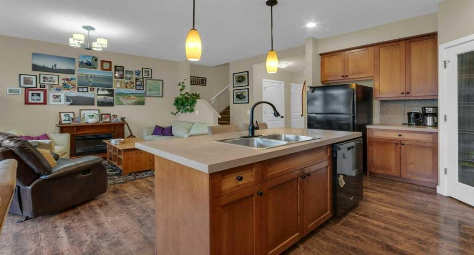 413 River Avenue, Cochrane, Alberta T4C 0P1, 3 Bedrooms Bedrooms, ,4 BathroomsBathrooms,Residential,For Sale,River,A2295898