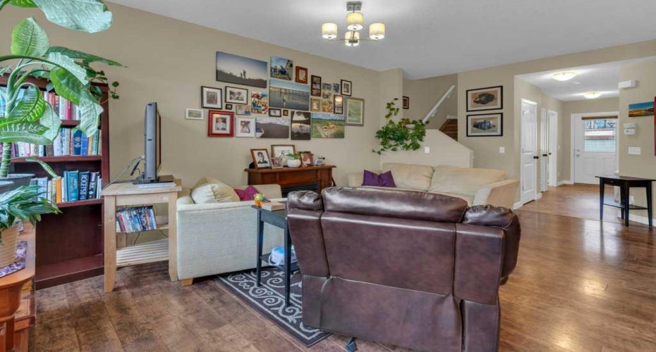 413 River Avenue, Cochrane, Alberta T4C 0P1, 3 Bedrooms Bedrooms, ,4 BathroomsBathrooms,Residential,For Sale,River,A2295898