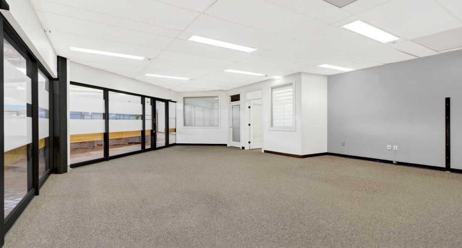 11039 78 Avenue, Grande Prairie, Alberta T8W 2J7, ,Commercial,For Lease,Swan Business Centre,78,A2286836
