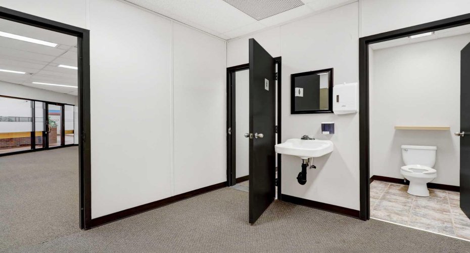 11039 78 Avenue, Grande Prairie, Alberta T8W 2J7, ,Commercial,For Lease,Swan Business Centre,78,A2286836