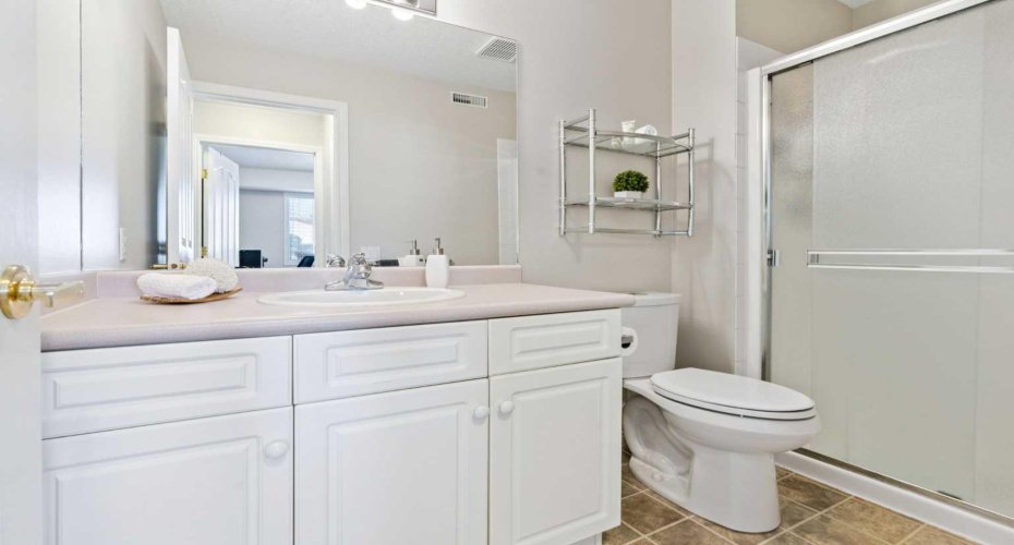2nd full bath with 