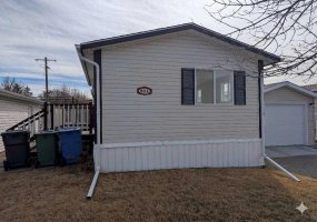 211 Railway Avenue, Coaldale, Alberta T1M 0A8, 3 Bedrooms Bedrooms, ,2 BathroomsBathrooms,Mobile,For Sale,Railway,A2295784
