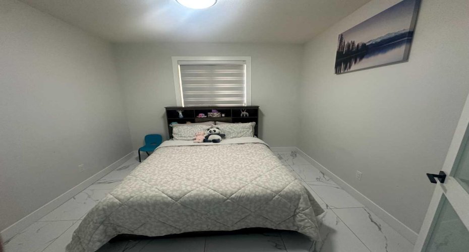 Main floor bed/flex