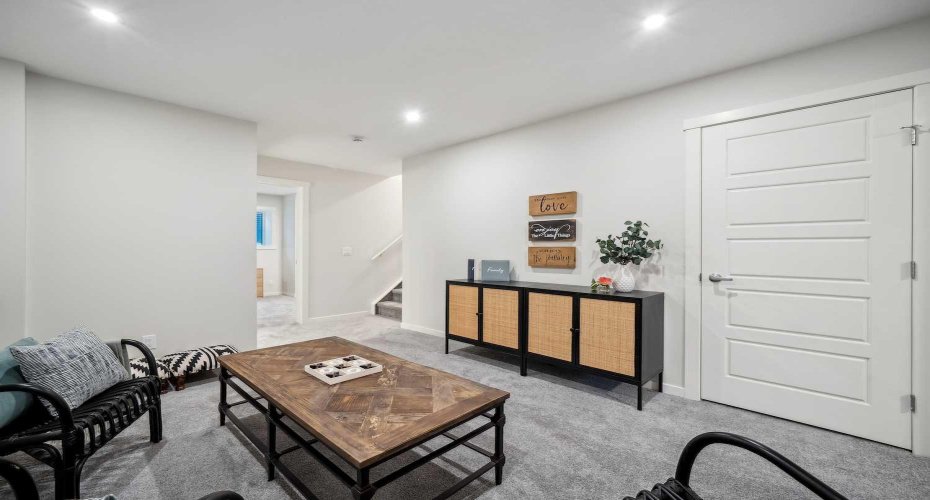 224 Vantage Drive, Cochrane, Alberta T4C 3G5, 3 Bedrooms Bedrooms, ,3 BathroomsBathrooms,Residential,For Sale,Vantage,A2296866