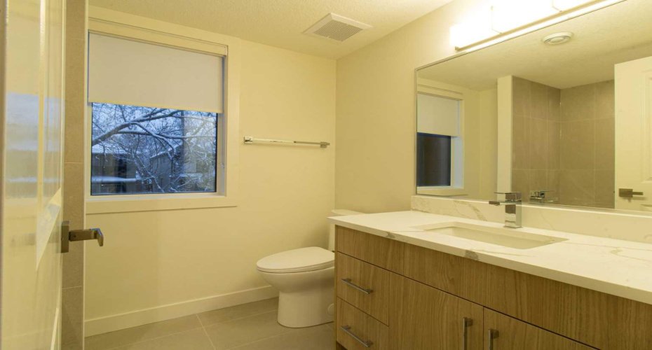 1512 21 Avenue, Calgary, Alberta T2M 1L8, 3 Bedrooms Bedrooms, ,4 BathroomsBathrooms,Rental,21,A2297028