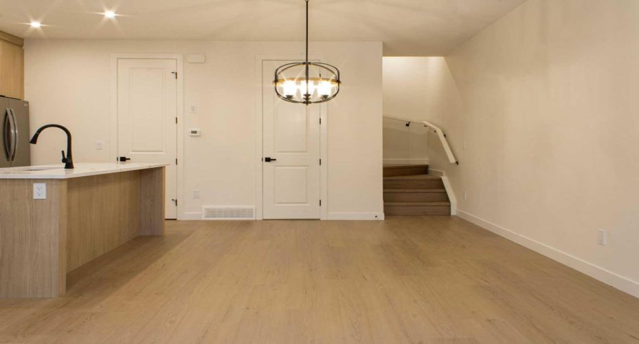 1512 21 Avenue, Calgary, Alberta T2M 1L8, 3 Bedrooms Bedrooms, ,4 BathroomsBathrooms,Rental,21,A2297028