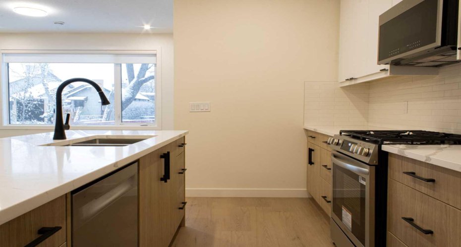 1512 21 Avenue, Calgary, Alberta T2M 1L8, 3 Bedrooms Bedrooms, ,4 BathroomsBathrooms,Rental,21,A2297028