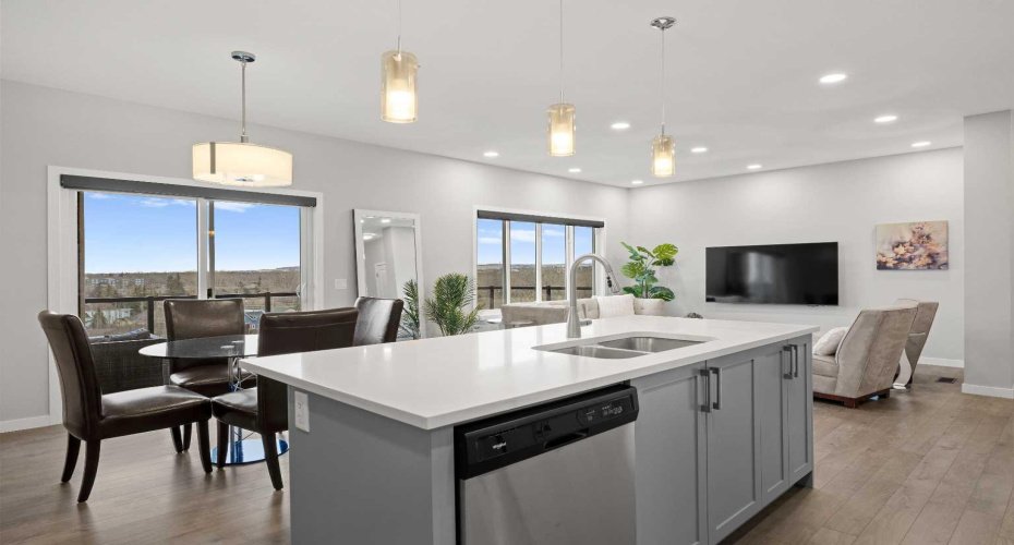 79 Mist Mountain Rise, Okotoks, Alberta T1S 5P8, 3 Bedrooms Bedrooms, ,4 BathroomsBathrooms,Residential,For Sale,Mist Mountain,A2297038