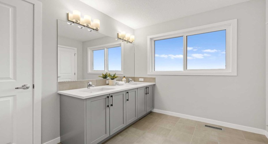 79 Mist Mountain Rise, Okotoks, Alberta T1S 5P8, 3 Bedrooms Bedrooms, ,4 BathroomsBathrooms,Residential,For Sale,Mist Mountain,A2297038