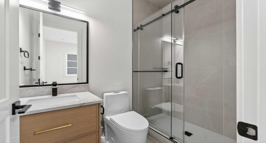 960 South Shore Terrace, Chestermere, Alberta T1X 2S2, 7 Bedrooms Bedrooms, ,7 BathroomsBathrooms,Residential,For Sale,South Shore Terrace,A2297080