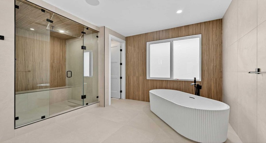 960 South Shore Terrace, Chestermere, Alberta T1X 2S2, 7 Bedrooms Bedrooms, ,7 BathroomsBathrooms,Residential,For Sale,South Shore Terrace,A2297080
