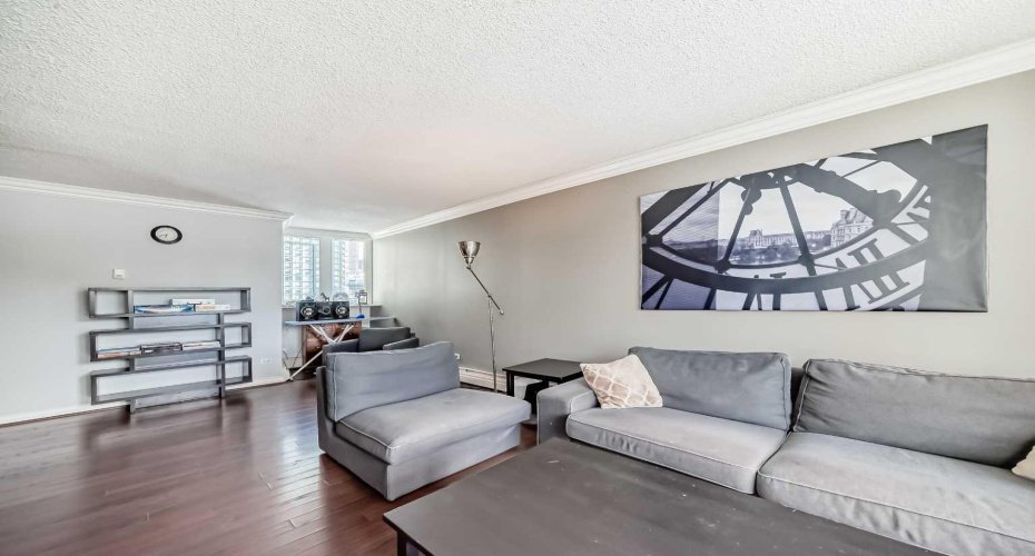 323 13 Avenue, Calgary, Alberta T2R 0K3, 2 Bedrooms Bedrooms, ,2 BathroomsBathrooms,Residential,For Sale,13,A2297103