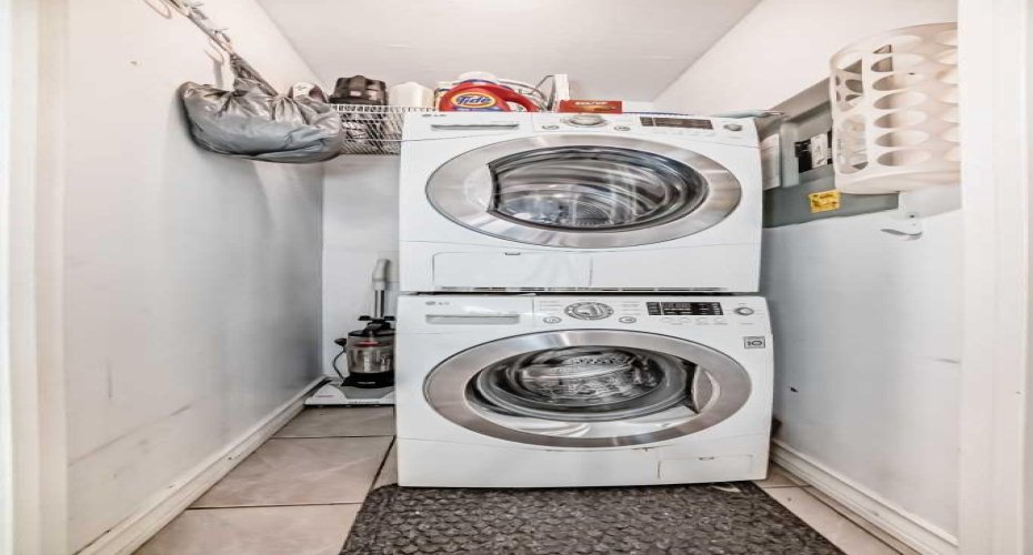 323 13 Avenue, Calgary, Alberta T2R 0K3, 2 Bedrooms Bedrooms, ,2 BathroomsBathrooms,Residential,For Sale,13,A2297103