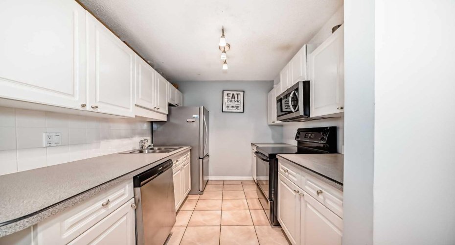 323 13 Avenue, Calgary, Alberta T2R 0K3, 2 Bedrooms Bedrooms, ,2 BathroomsBathrooms,Residential,For Sale,13,A2297103