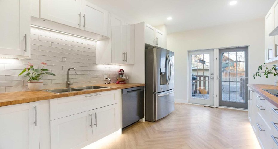 1032 18 Avenue, Calgary, Alberta T2G 1L6, 4 Bedrooms Bedrooms, ,4 BathroomsBathrooms,Residential,For Sale,18,A2296019