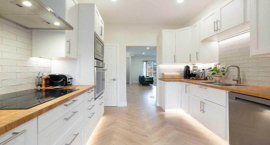 1032 18 Avenue, Calgary, Alberta T2G 1L6, 4 Bedrooms Bedrooms, ,4 BathroomsBathrooms,Residential,For Sale,18,A2296019