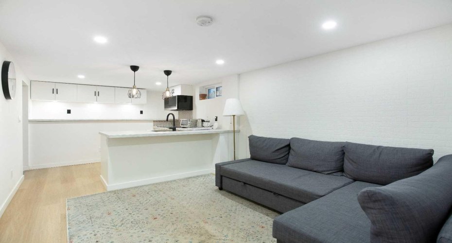 1032 18 Avenue, Calgary, Alberta T2G 1L6, 4 Bedrooms Bedrooms, ,4 BathroomsBathrooms,Residential,For Sale,18,A2296019