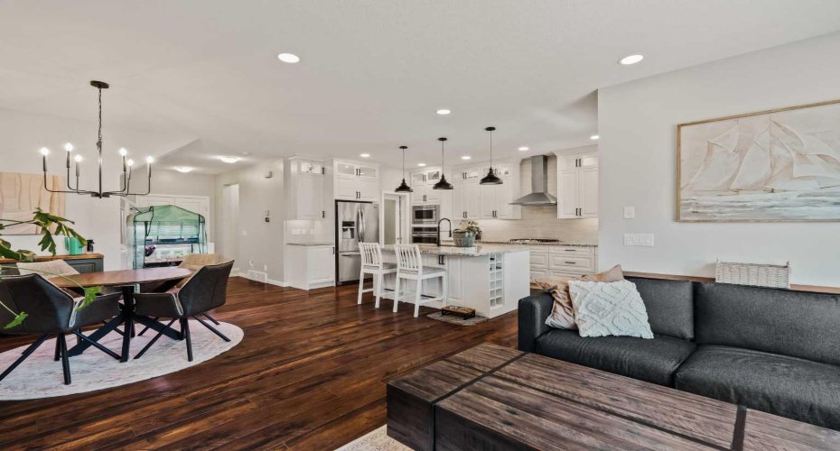 65 Sunrise Crescent, Cochrane, Alberta T4C 0Z6, 4 Bedrooms Bedrooms, ,4 BathroomsBathrooms,Residential,For Sale,Sunrise,A2296066