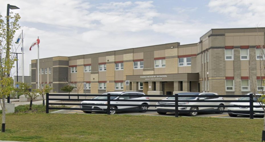 65 Sunrise Crescent, Cochrane, Alberta T4C 0Z6, 4 Bedrooms Bedrooms, ,4 BathroomsBathrooms,Residential,For Sale,Sunrise,A2296066