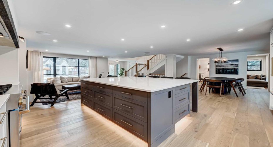 6755 Livingstone Drive, Calgary, Alberta T3E 6J2, 6 Bedrooms Bedrooms, ,4 BathroomsBathrooms,Residential,For Sale,Livingstone,A2296083