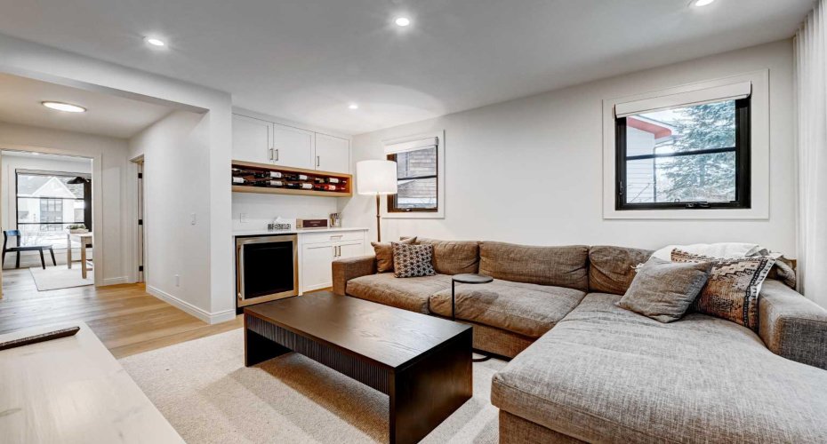 6755 Livingstone Drive, Calgary, Alberta T3E 6J2, 6 Bedrooms Bedrooms, ,4 BathroomsBathrooms,Residential,For Sale,Livingstone,A2296083