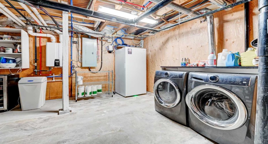 6755 Livingstone Drive, Calgary, Alberta T3E 6J2, 6 Bedrooms Bedrooms, ,4 BathroomsBathrooms,Residential,For Sale,Livingstone,A2296083