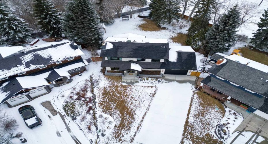 6755 Livingstone Drive, Calgary, Alberta T3E 6J2, 6 Bedrooms Bedrooms, ,4 BathroomsBathrooms,Residential,For Sale,Livingstone,A2296083