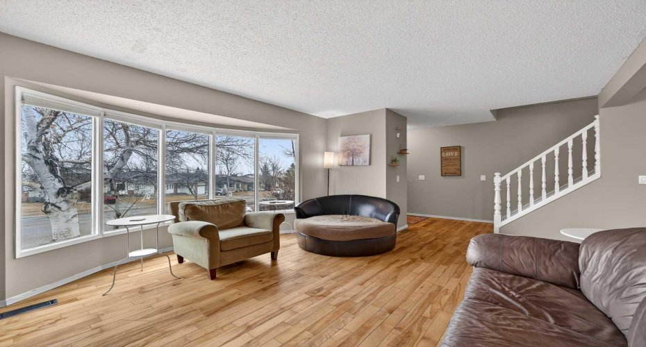 103 Macewan Drive, Calgary, Alberta T3K 2G2, 3 Bedrooms Bedrooms, ,3 BathroomsBathrooms,Residential,For Sale,Macewan,A2296101