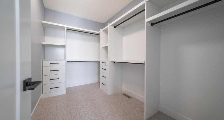 1415 27 Street, Calgary, Alberta T3C 1L4, 3 Bedrooms Bedrooms, ,4 BathroomsBathrooms,Residential,For Sale,27,A2296103