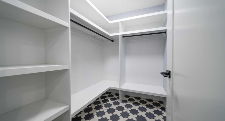 1415 27 Street, Calgary, Alberta T3C 1L4, 3 Bedrooms Bedrooms, ,4 BathroomsBathrooms,Residential,For Sale,27,A2296103