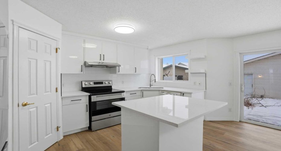 137 Taravista Crescent, Calgary, Alberta T3J 4N8, 4 Bedrooms Bedrooms, ,4 BathroomsBathrooms,Residential,For Sale,Taravista,A2296110