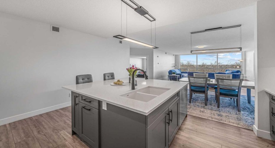 15 Cougar Ridge Landing, Calgary, Alberta T3H 6C3, 2 Bedrooms Bedrooms, ,2 BathroomsBathrooms,Residential,For Sale,Cougar Ridge,A2296193