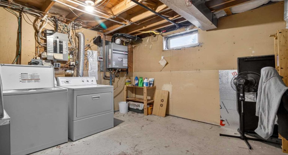 27 Bedford Road, Calgary, Alberta T3K 2K7, 4 Bedrooms Bedrooms, ,2 BathroomsBathrooms,Residential,For Sale,Bedford,A2296242