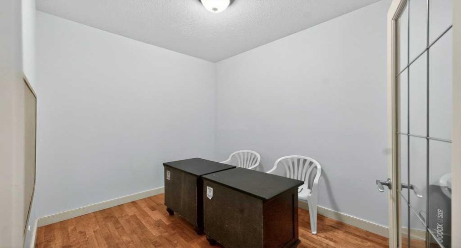 171 East Lakeview Court, Chestermere, Alberta T1X1W2, 3 Bedrooms Bedrooms, ,3 BathroomsBathrooms,Residential,For Sale,East Lakeview,A2296411