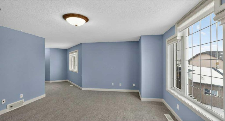171 East Lakeview Court, Chestermere, Alberta T1X1W2, 3 Bedrooms Bedrooms, ,3 BathroomsBathrooms,Residential,For Sale,East Lakeview,A2296411