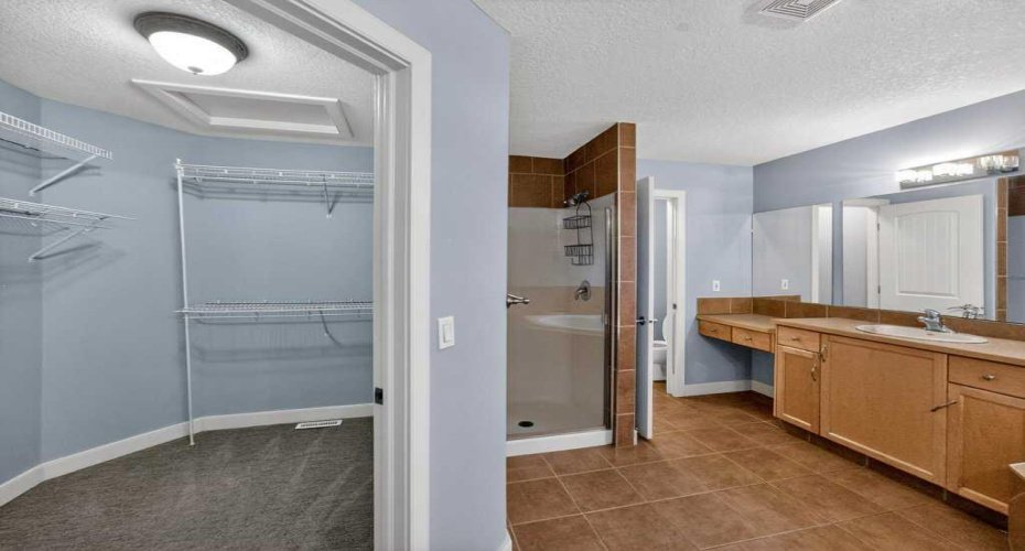 171 East Lakeview Court, Chestermere, Alberta T1X1W2, 3 Bedrooms Bedrooms, ,3 BathroomsBathrooms,Residential,For Sale,East Lakeview,A2296411